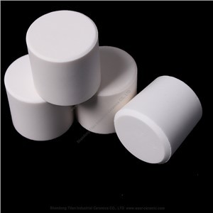 Dėvėjimui atsparus keraminis aliuminio oksido cilindras, naudojamas guminiame skydelyje